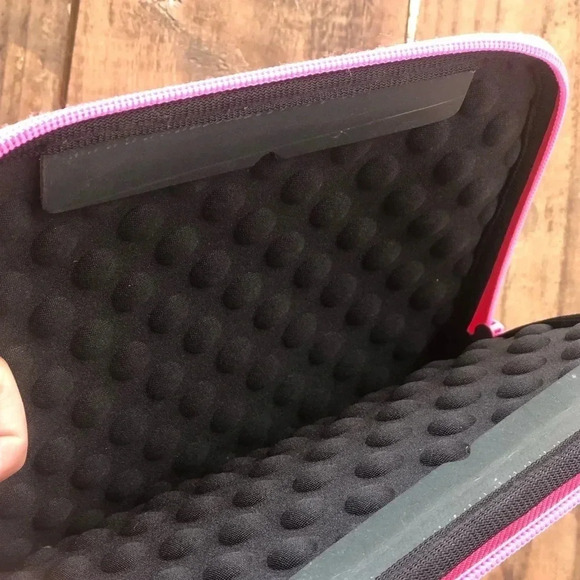 Cat in Glasses Early 2000s IPad / Tablet Case 10โ X 7โ - Picture 5 of 5